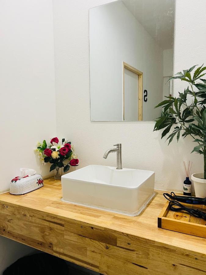 Bed Station Hostel Ban Madua Wan Екстериор снимка